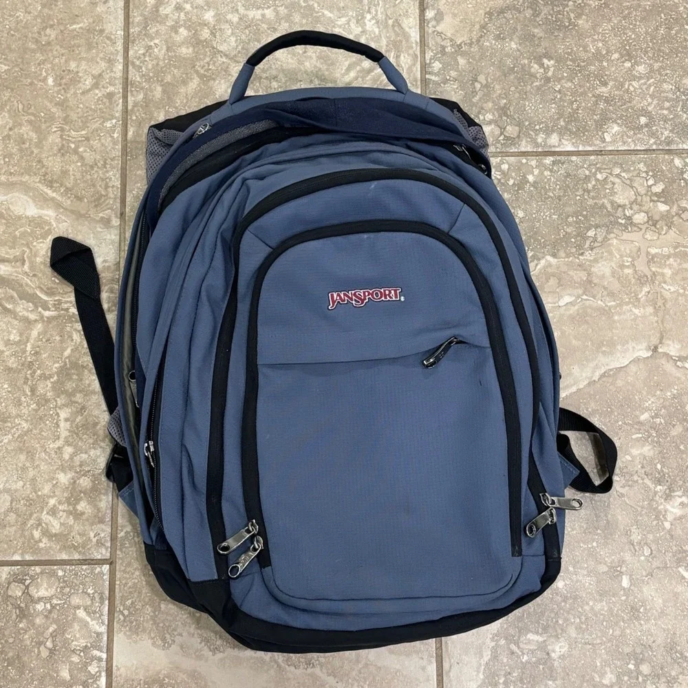 louis vuitton backpack colorful Multipockets Monogram Comics Multicolor This practical backpack has Blush Pink Bag Color:RUSTY AYU Fishbites Fight Club® Jig